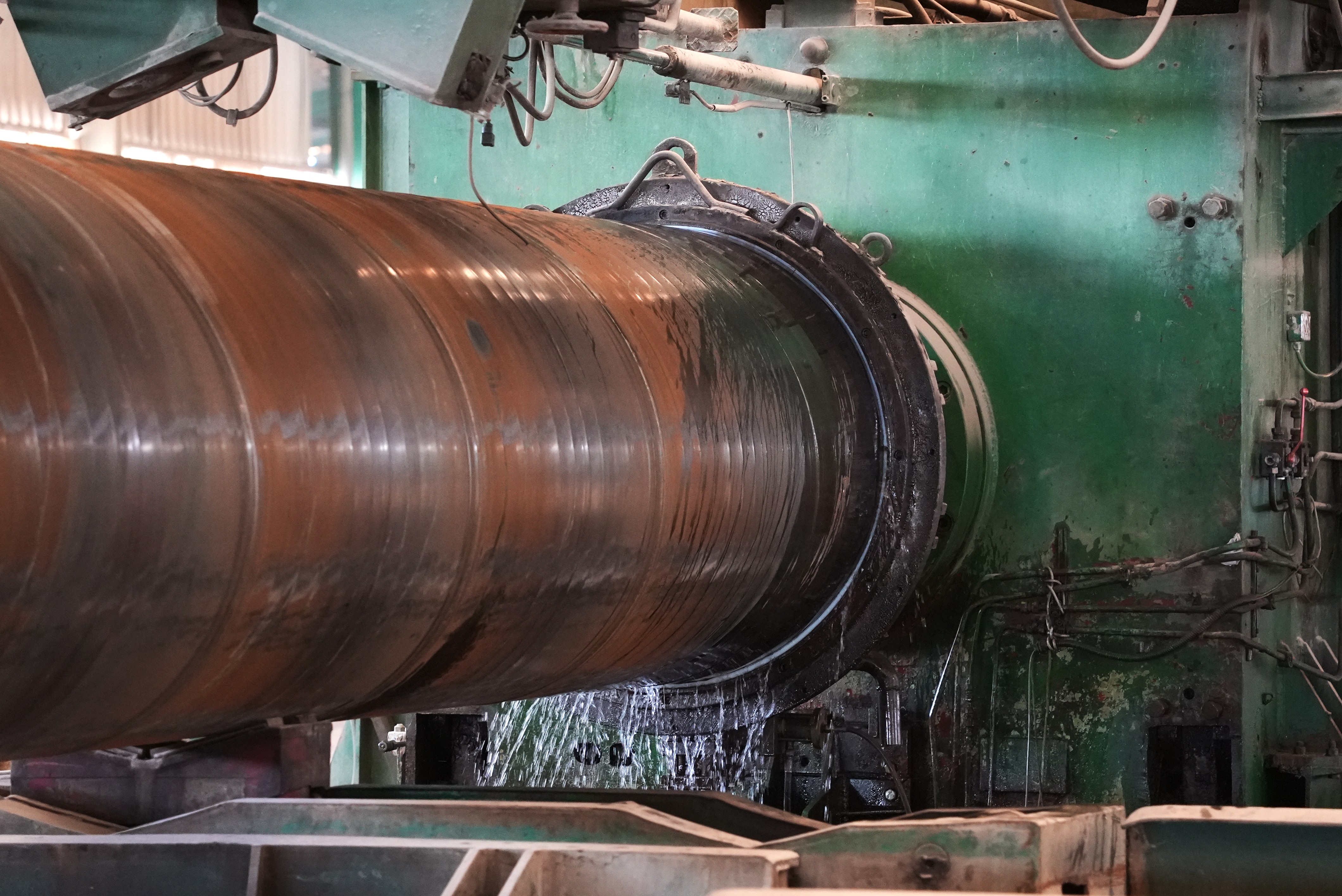 Metal Pipes Image 8
